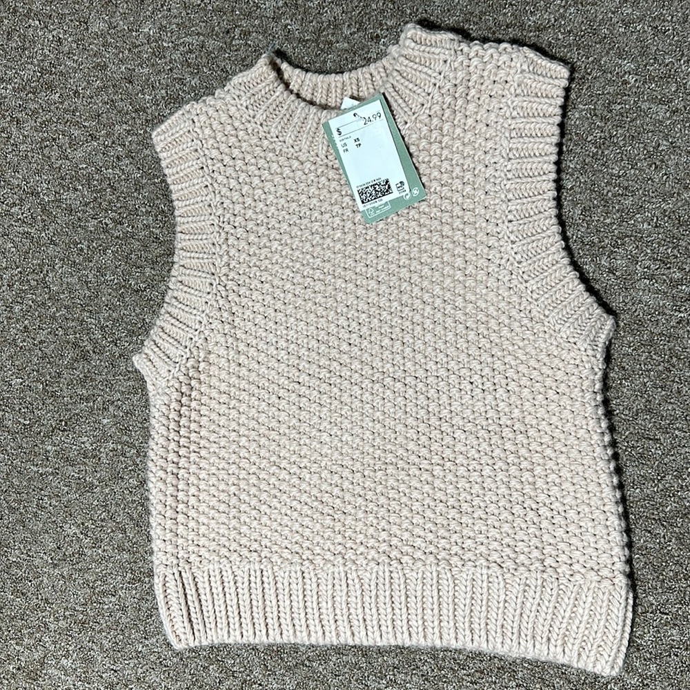 Sweater vest